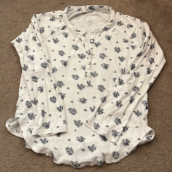 Lucky brand size small long sleeve shirt with adjustable sleeves to 3/4 - Picture 4 of 7